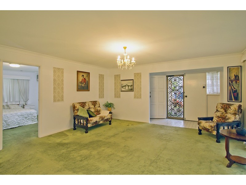 89 Amalfi Drive, Isle Of Capri QLD 4217