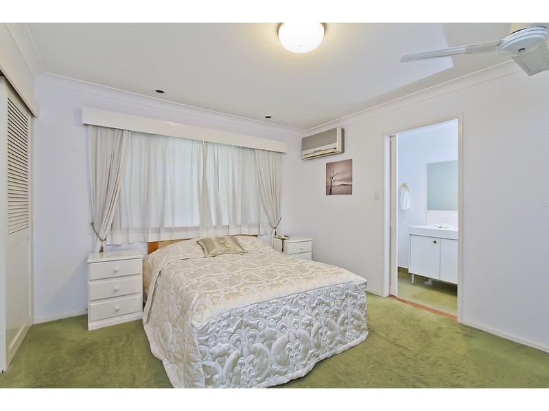 89 Amalfi Drive, Isle Of Capri QLD 4217