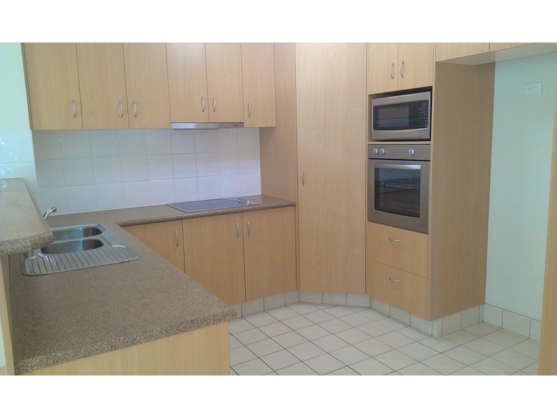 27  Walton  Street, Southport QLD 4215