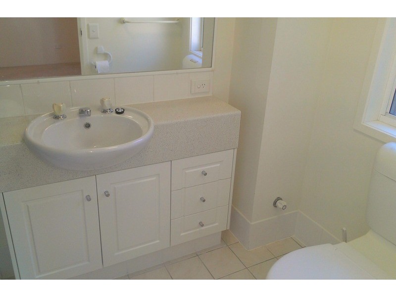 27  Walton  Street, Southport QLD 4215