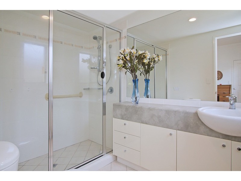 2/61 Bamboo Avenue, Bundall QLD 4217