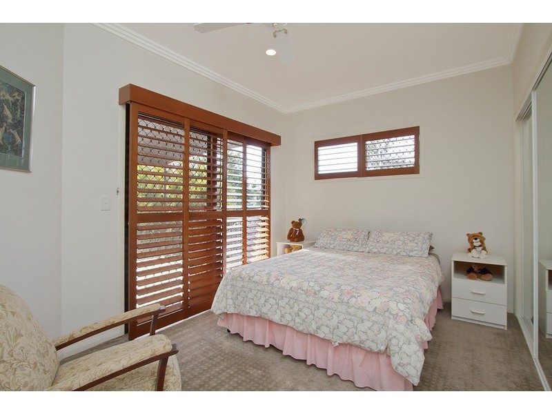 2/61 Bamboo Avenue, Bundall QLD 4217