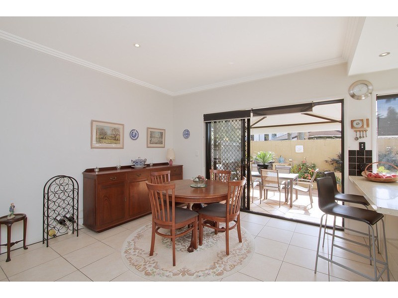 2/61 Bamboo Avenue, Bundall QLD 4217