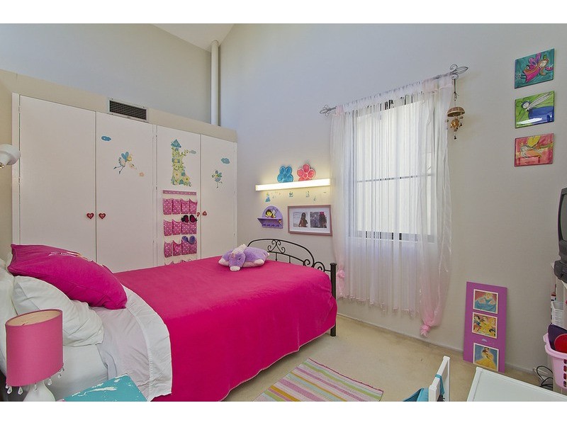 Paradise Waters QLD 4217