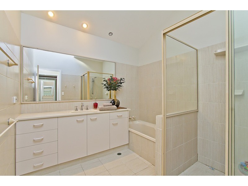 Paradise Waters QLD 4217