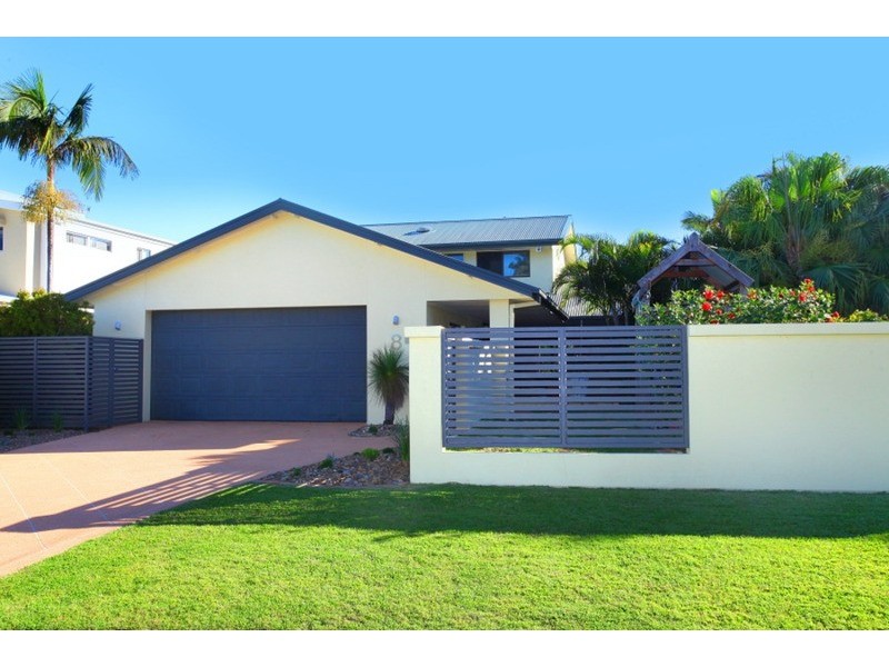 8 Clontarf Avenue, Sorrento QLD 4217