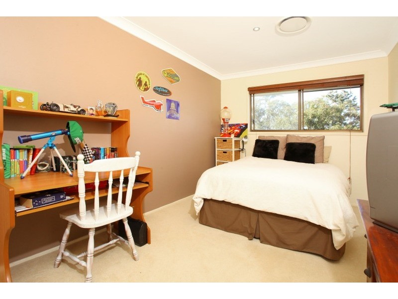 8 Clontarf Avenue, Sorrento QLD 4217