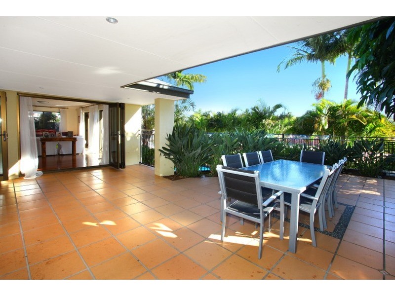 8 Clontarf Avenue, Sorrento QLD 4217