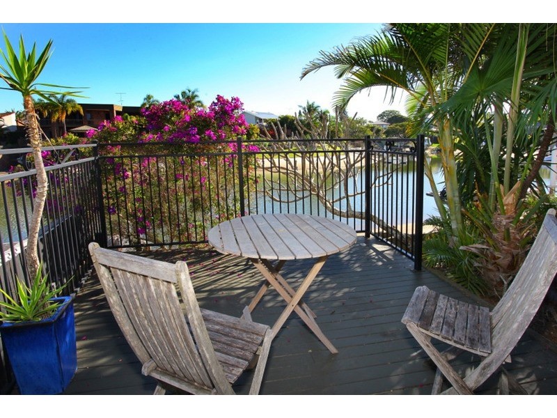 8 Clontarf Avenue, Sorrento QLD 4217