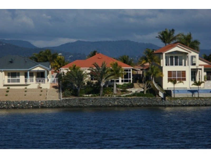 4 Massachusetts Court, Varsity Lakes QLD 4227