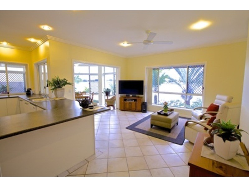 4 Massachusetts Court, Varsity Lakes QLD 4227