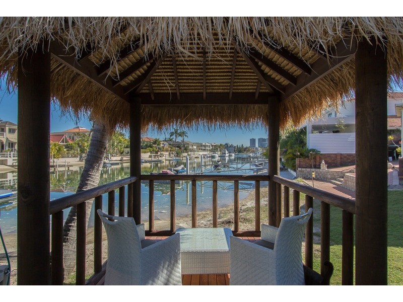 17 Admiralty Drive, Paradise Waters QLD 4217