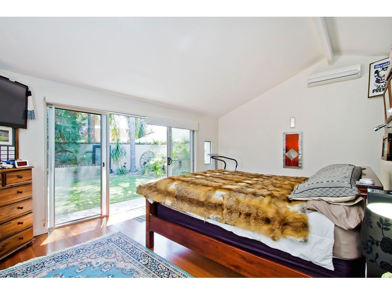 17 Admiralty Drive, Paradise Waters QLD 4217