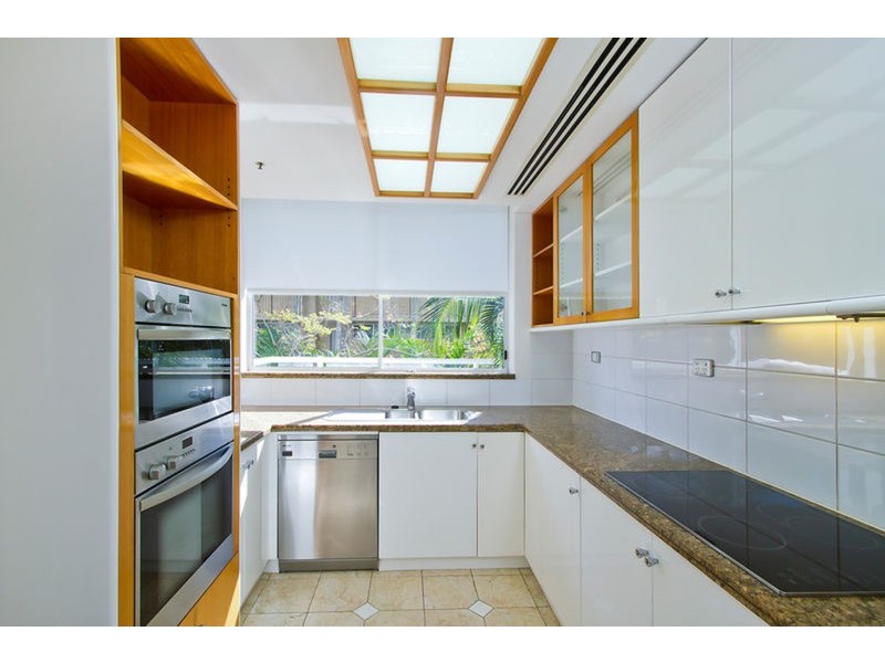 1/20  Riverview  Parade, Surfers Paradise QLD 4217