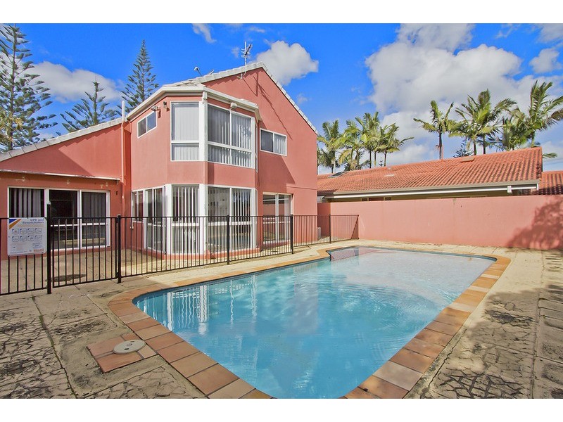 29 Amalfi Drive, Isle Of Capri QLD 4217