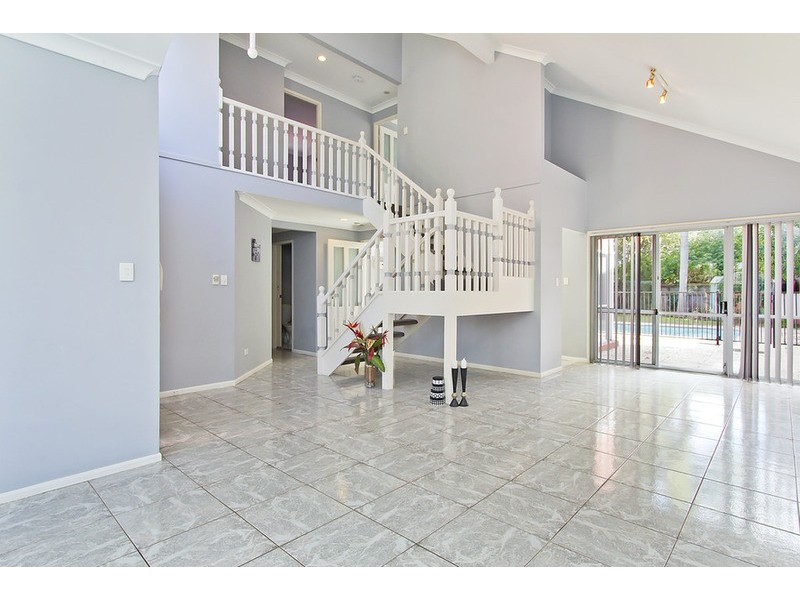 29 Amalfi Drive, Isle Of Capri QLD 4217
