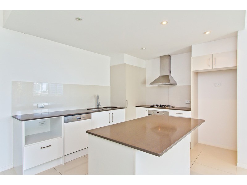 13/24  TARCOOLA  Crescent, Surfers Paradise QLD 4217