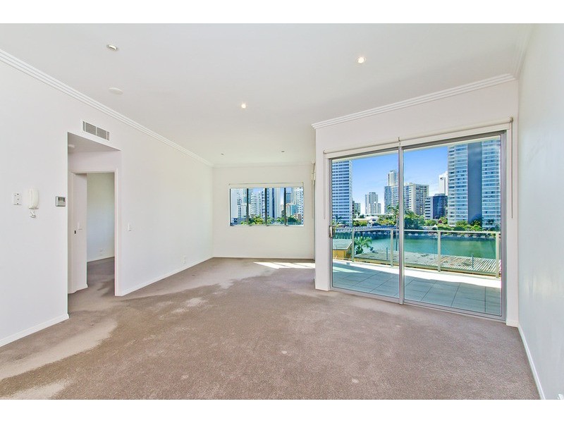 13/24  TARCOOLA  Crescent, Surfers Paradise QLD 4217