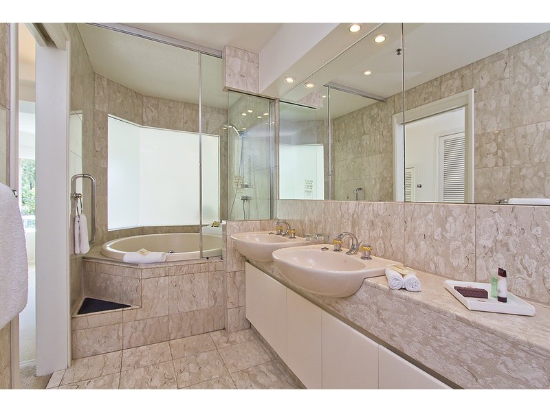 Sheraton Mirage/71 Seaworld Drive, Main Beach QLD 4217