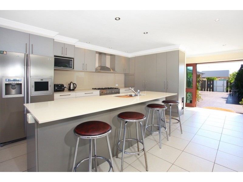 14 Boomerang Crescent, Sorrento QLD 4217