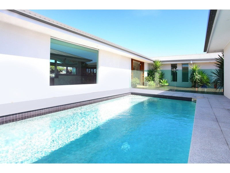 14 Boomerang Crescent, Sorrento QLD 4217