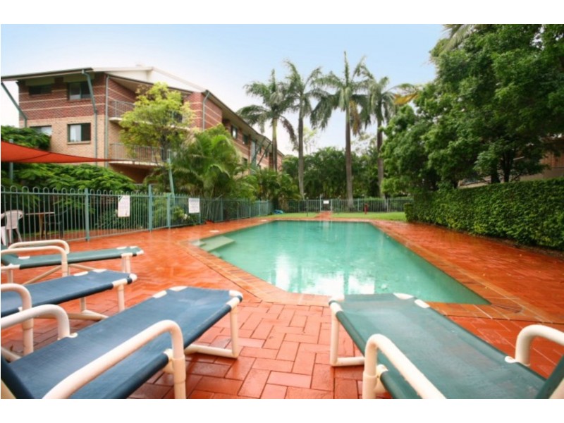 51/45 Pohlman Street, Southport QLD 4215