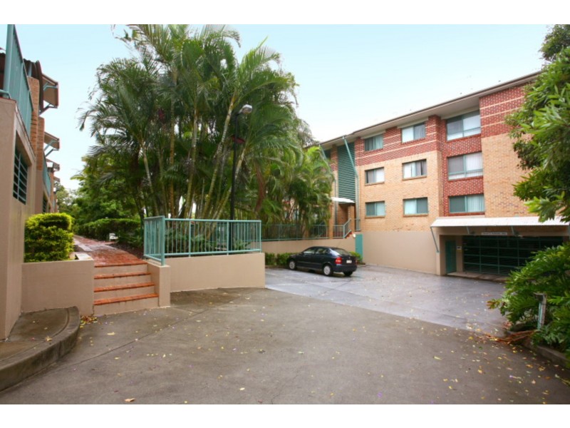 51/45 Pohlman Street, Southport QLD 4215