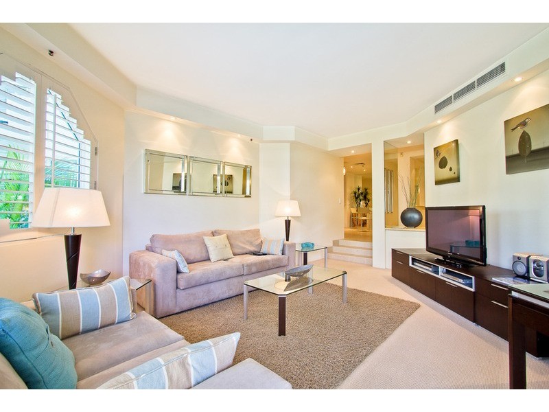 Villa 3/Sheraton Mirage Seaworld  Drive, Main Beach QLD 4217