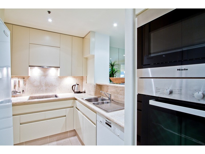 Villa 3/Sheraton Mirage Seaworld  Drive, Main Beach QLD 4217