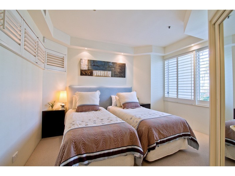 Villa 3/Sheraton Mirage Seaworld  Drive, Main Beach QLD 4217