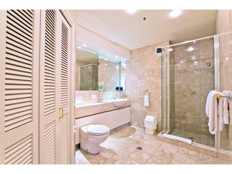 Villa 3/Sheraton Mirage Seaworld  Drive, Main Beach QLD 4217