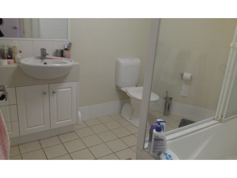 4 Proud  Street, Labrador QLD 4215