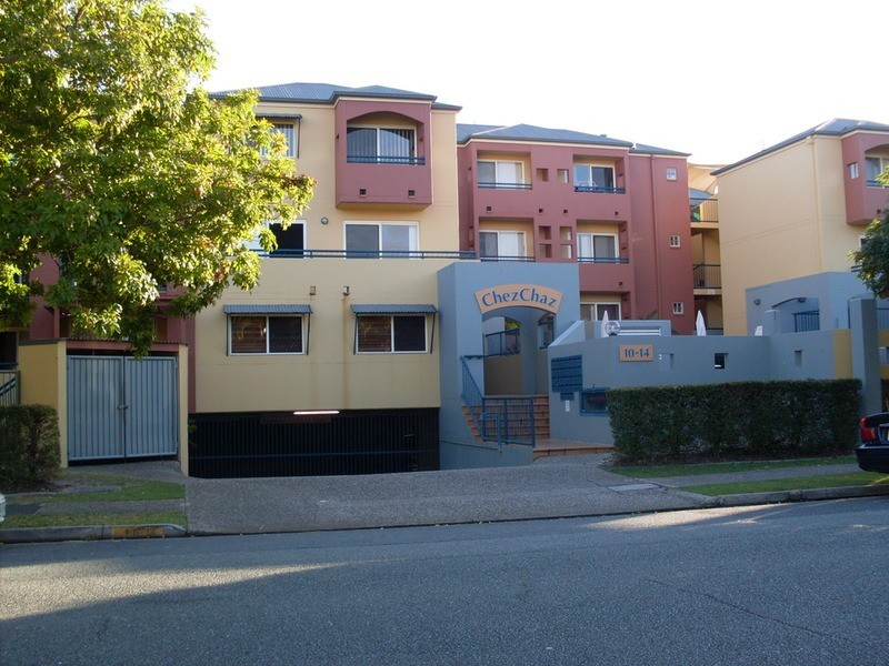 10/10 Purli Street, Chevron Island QLD 4217