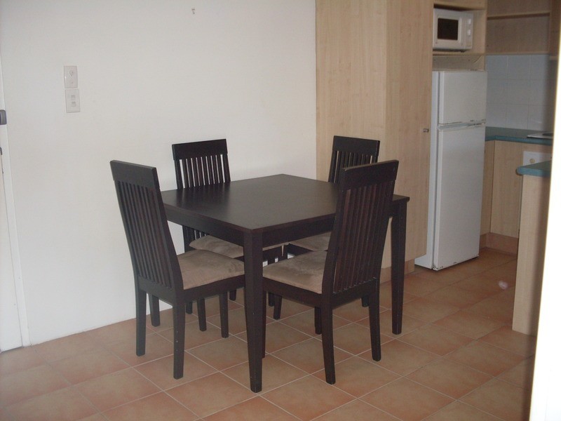 10/10 Purli Street, Chevron Island QLD 4217