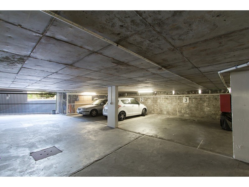 3/3508 Main Beach Parade, Main Beach QLD 4217