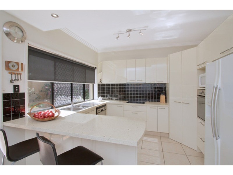 2/61 Bamboo  Avenue, Bundall QLD 4217