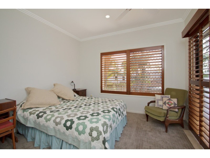 2/61 Bamboo  Avenue, Bundall QLD 4217