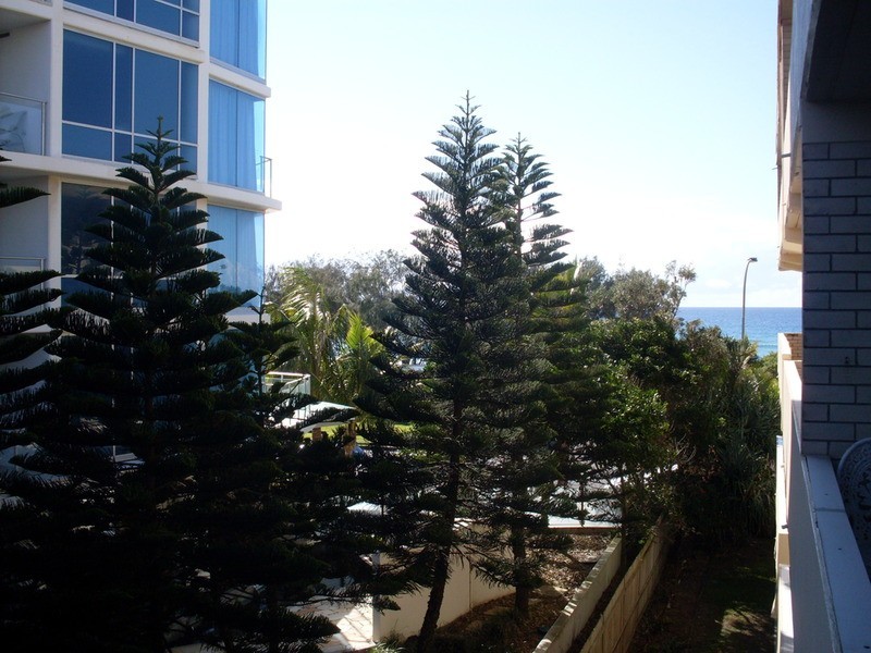 136 Old Burleigh  Road, Broadbeach QLD 4218