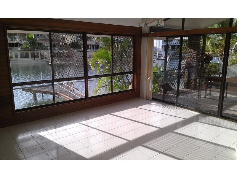 98 Commodore  Drive, Paradise Waters QLD 4217