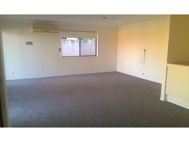 98 Commodore  Drive, Paradise Waters QLD 4217