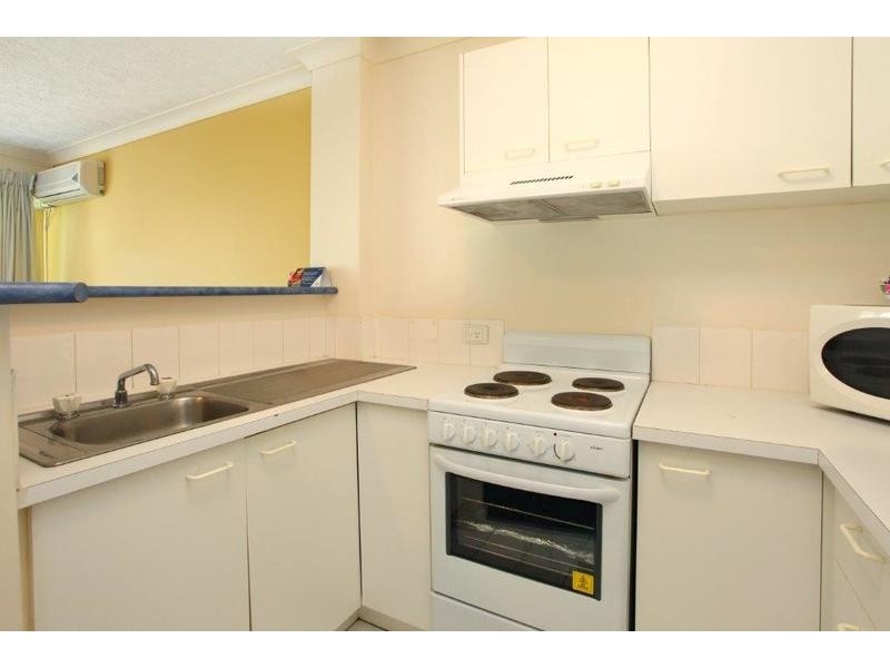 Budds Beach Apts/43 Cypress Avenue, Surfers Paradise QLD 4217
