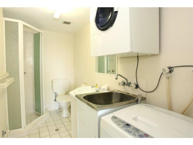 Budds Beach Apts/43 Cypress Avenue, Surfers Paradise QLD 4217