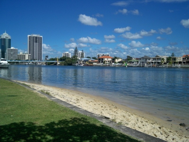 Budds Beach Apts/43 Cypress Avenue, Surfers Paradise QLD 4217