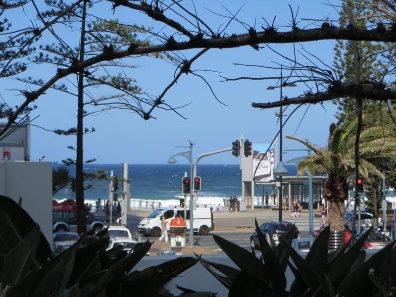 7 Elkhorn Avenue, Surfers Paradise QLD 4217