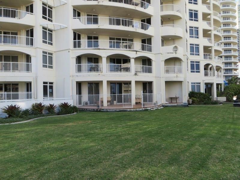 7 Elkhorn Avenue, Surfers Paradise QLD 4217