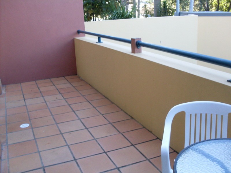 10 Purli Street, Chevron Island QLD 4217