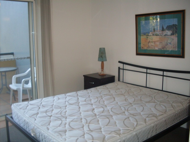 10 Purli Street, Chevron Island QLD 4217