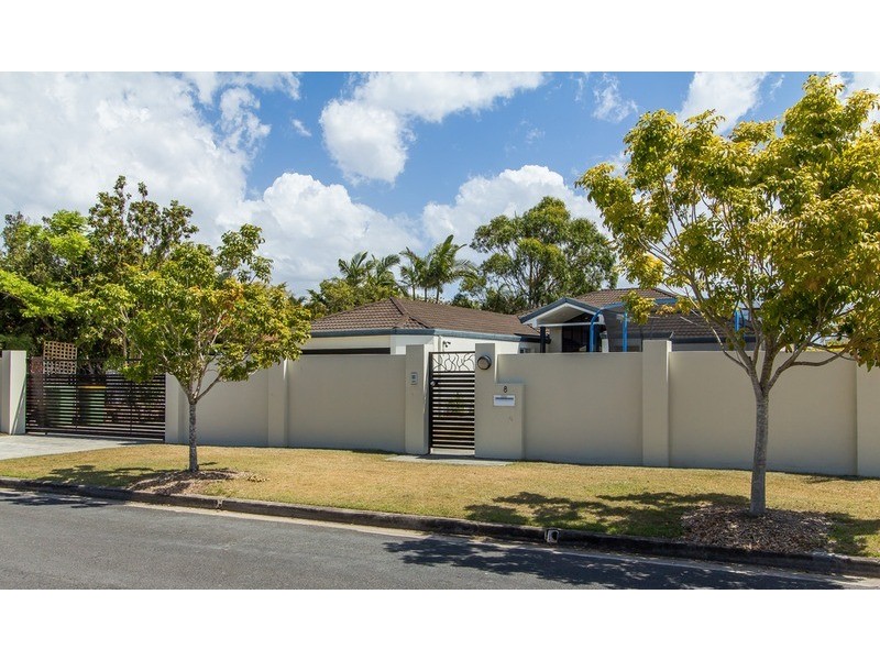 8 Mackay  Close, Sorrento QLD 4217