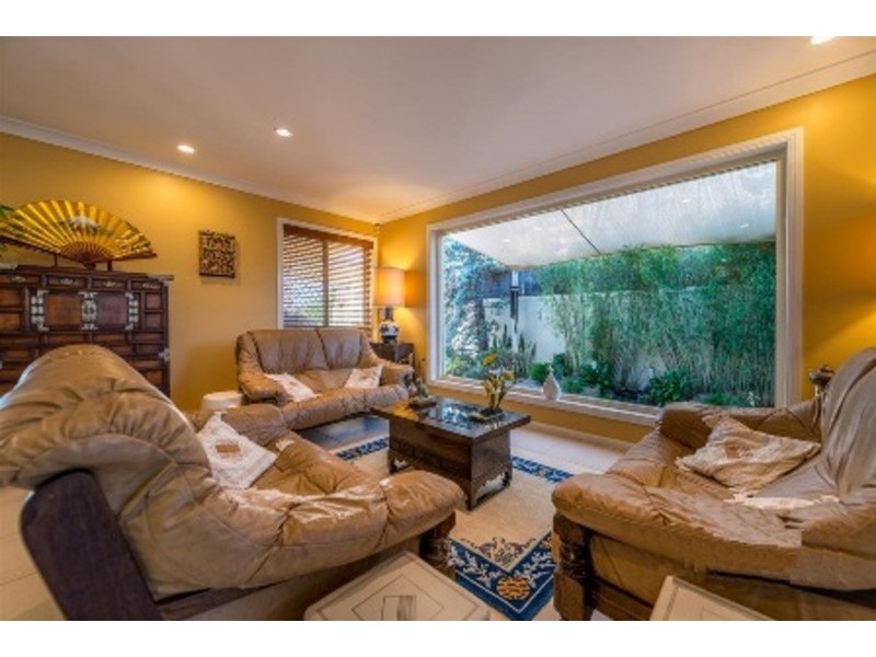 28 Vanderbilt Court, Varsity Lakes QLD 4227