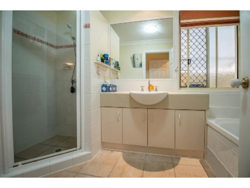 28 Vanderbilt Court, Varsity Lakes QLD 4227